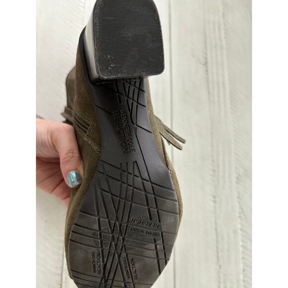 Reaction by Kenneth Cole Olive Green Suede Fringe Peep Toe Booties 10 - Picture 3 of 5